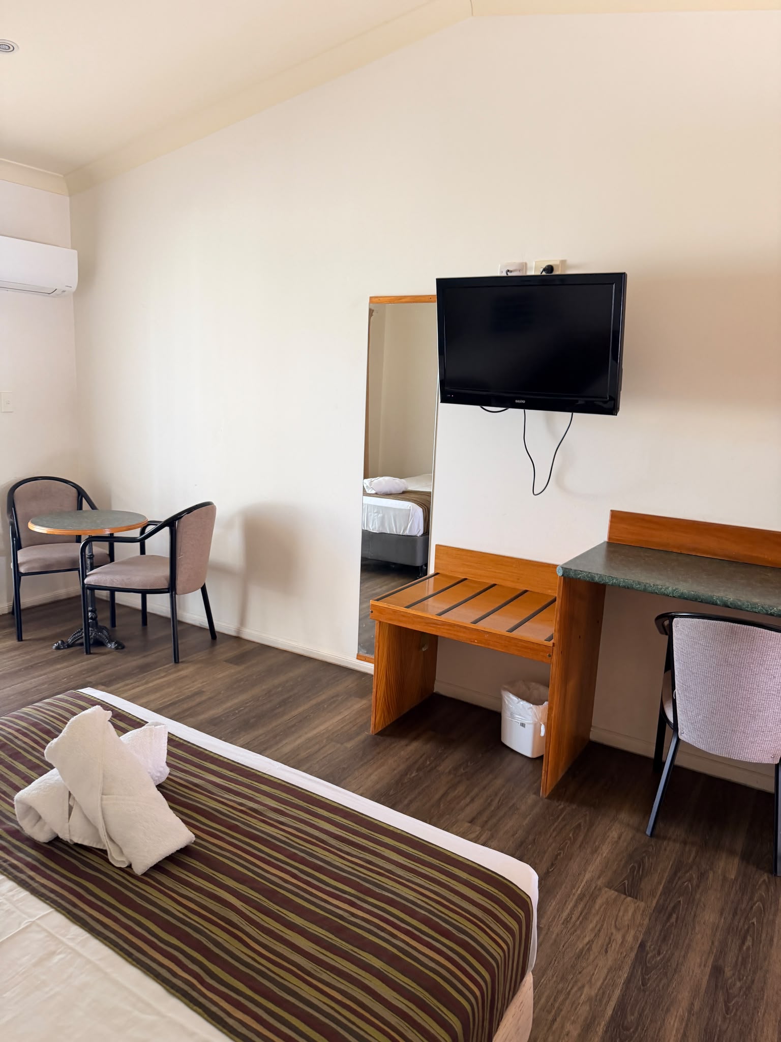 standard pet friendly rooms(5) Image