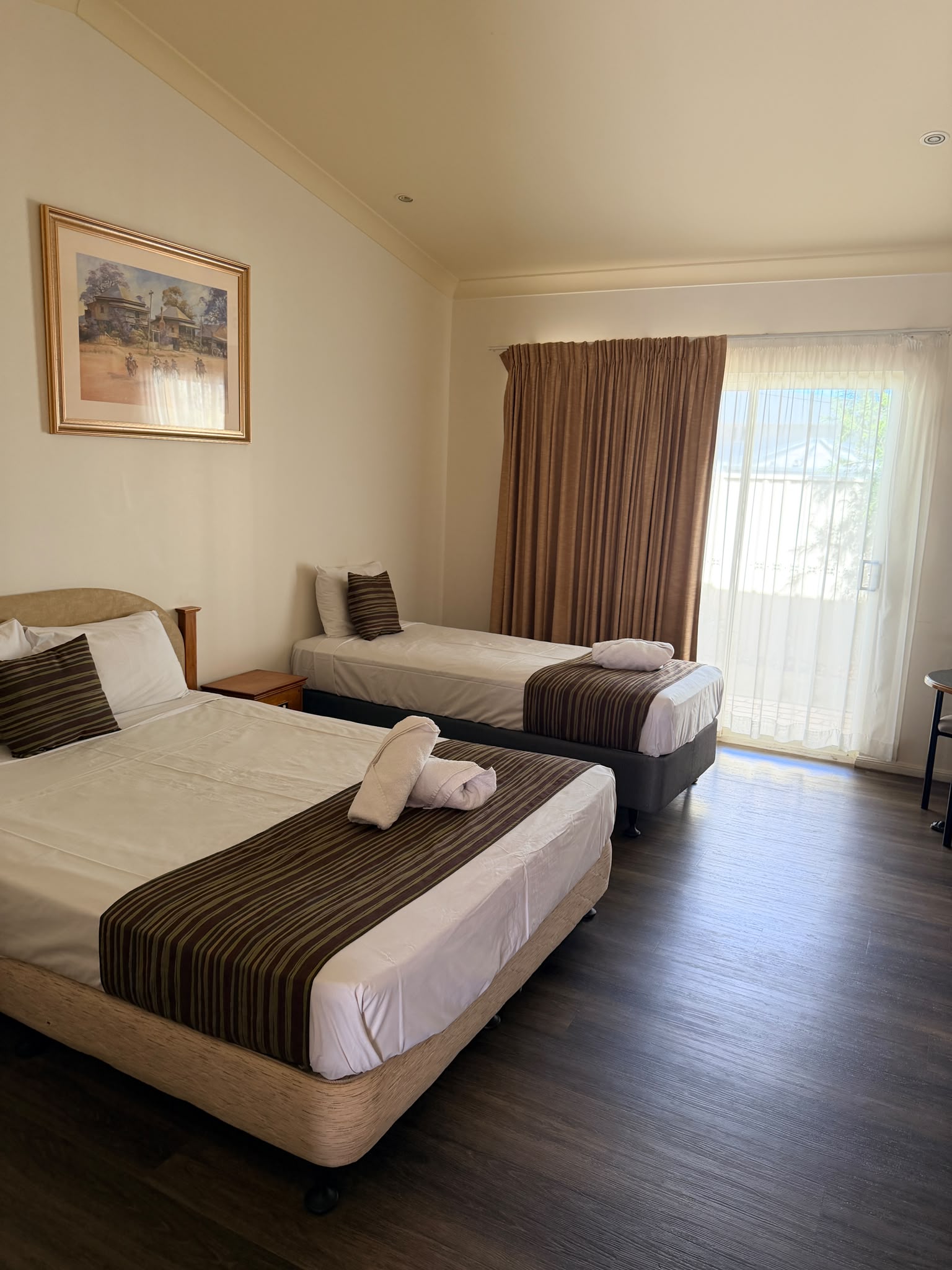 standard pet friendly rooms(5) Image